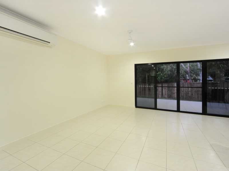 4 Hazelwood Crescent, Cannonvale QLD 4802