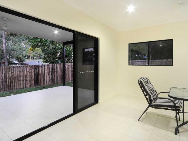 4 Hazelwood Crescent, Cannonvale QLD 4802