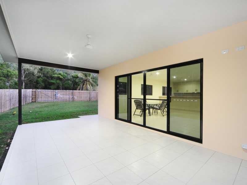 4 Hazelwood Crescent, Cannonvale QLD 4802