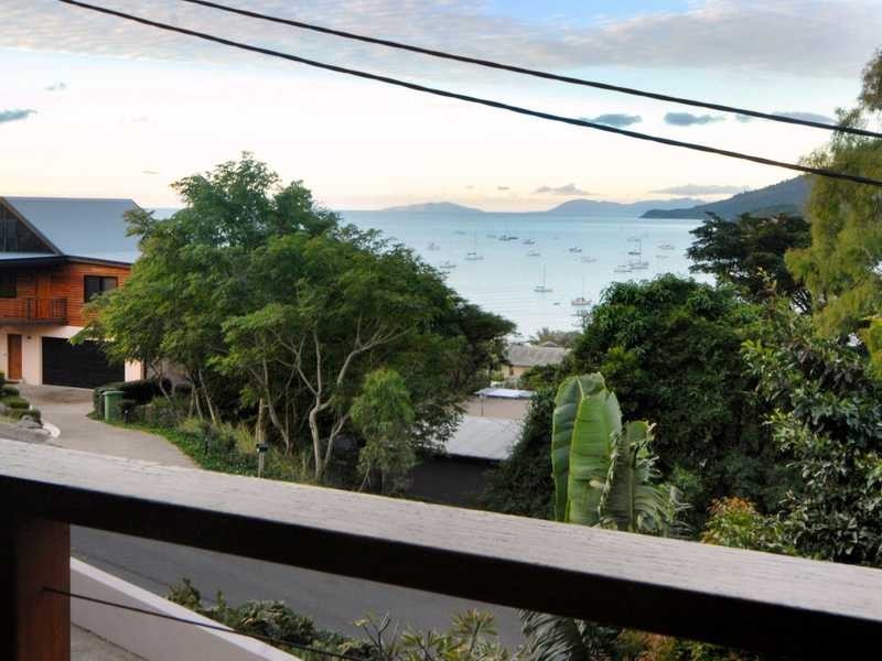 40 Airlie Crescent, Airlie Beach QLD 4802