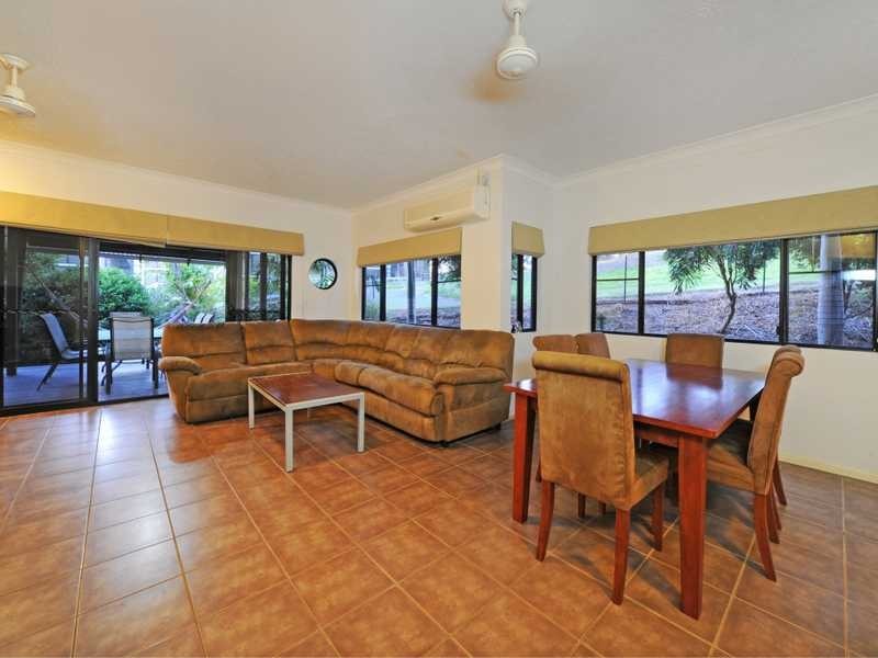 Unit 9/14 Altman Avenue, Cannonvale QLD 4802
