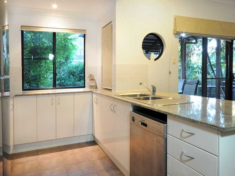 Unit 9/14 Altman Avenue, Cannonvale QLD 4802