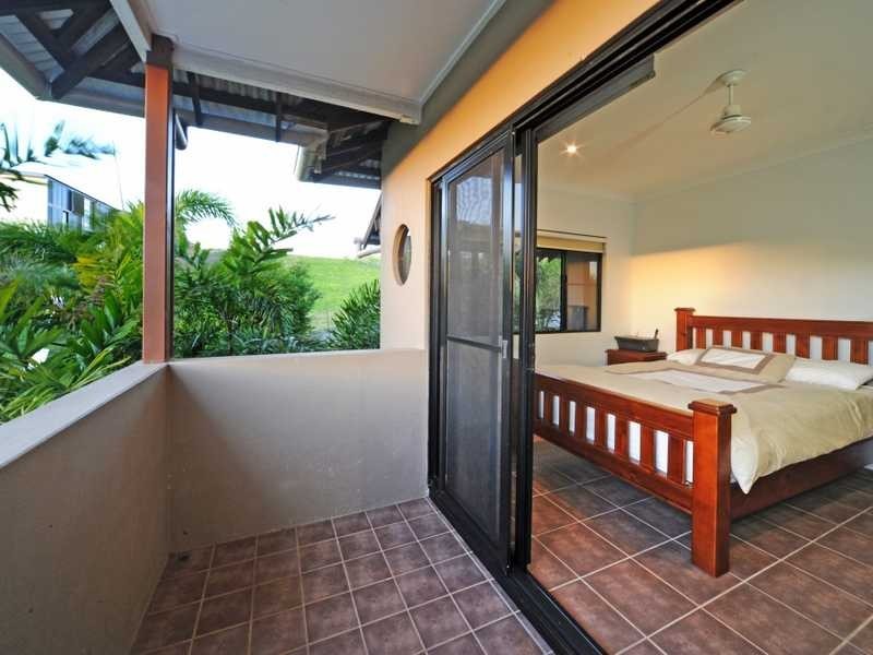 Unit 9/14 Altman Avenue, Cannonvale QLD 4802