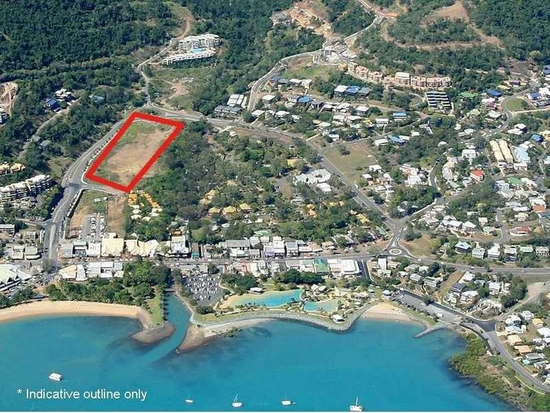 332 Waterson Way, Airlie Beach QLD 4802