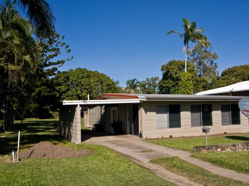 12 Schnapper Street, Cannonvale QLD 4802
