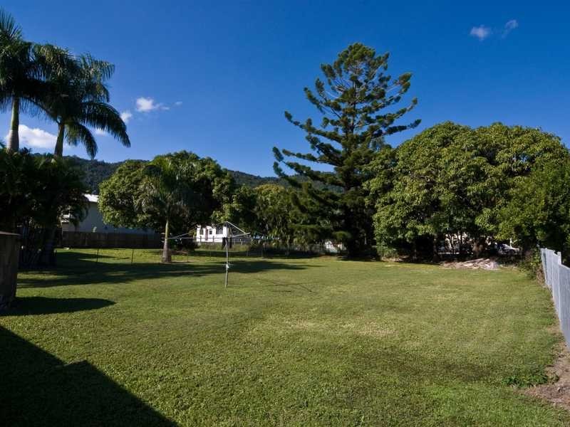 12 Schnapper Street, Cannonvale QLD 4802