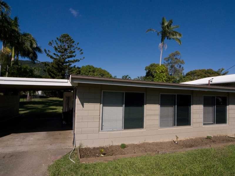 12 Schnapper Street, Cannonvale QLD 4802