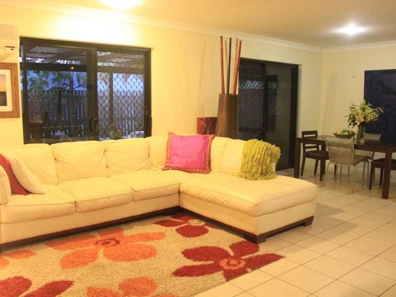 1/18 Banksia Court, Cannonvale QLD 4802