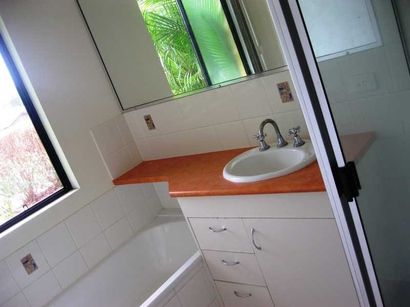 1/18 Banksia Court, Cannonvale QLD 4802