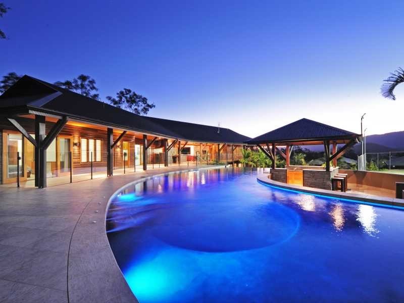 37 Ridgeview Road, Cannonvale QLD 4802