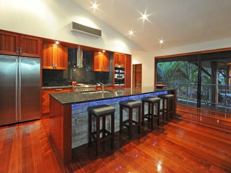 37 Ridgeview Road, Cannonvale QLD 4802