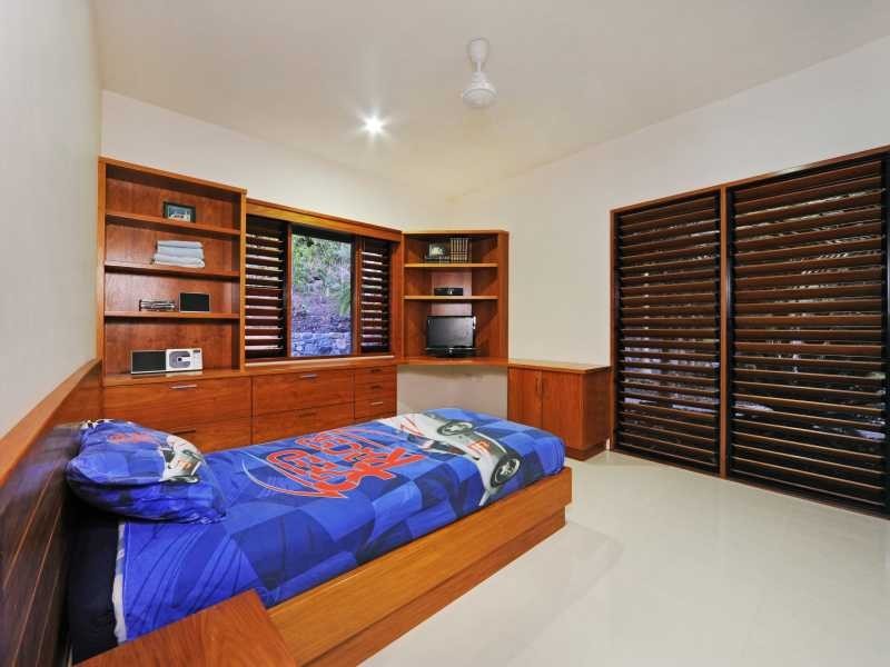 37 Ridgeview Road, Cannonvale QLD 4802