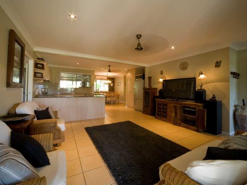 43 Country Road, Cannonvale QLD 4802