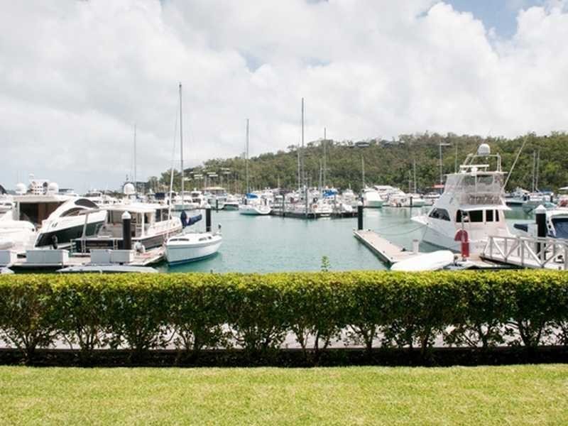 Unit 2/1 Airport Drive, Hamilton Island QLD 4803