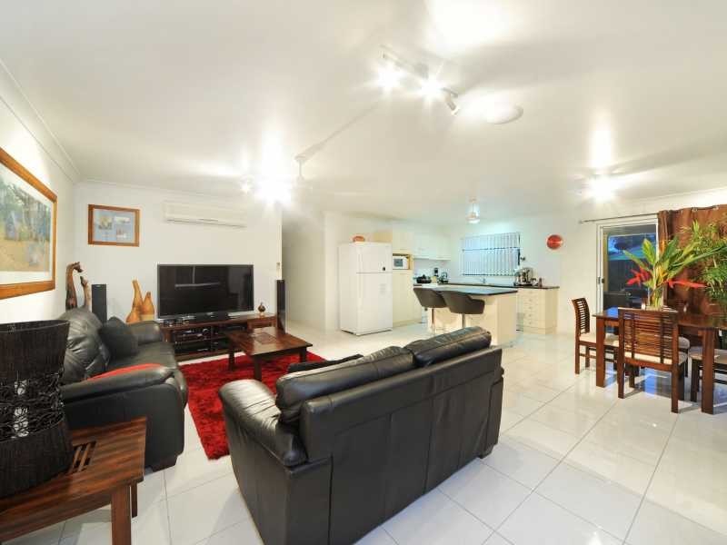42 South Molle Blvd, Cannonvale QLD 4802