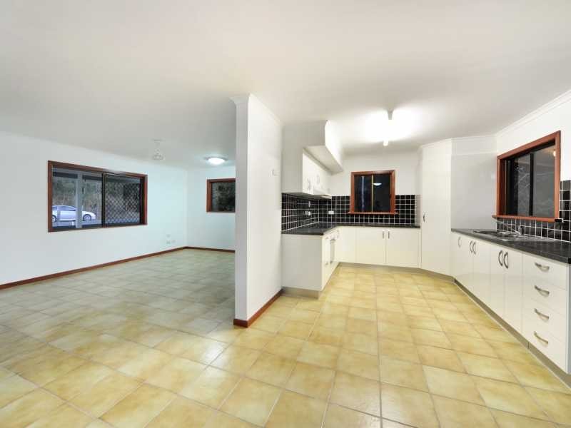 65 Jasinique Drive, Flametree QLD 4802