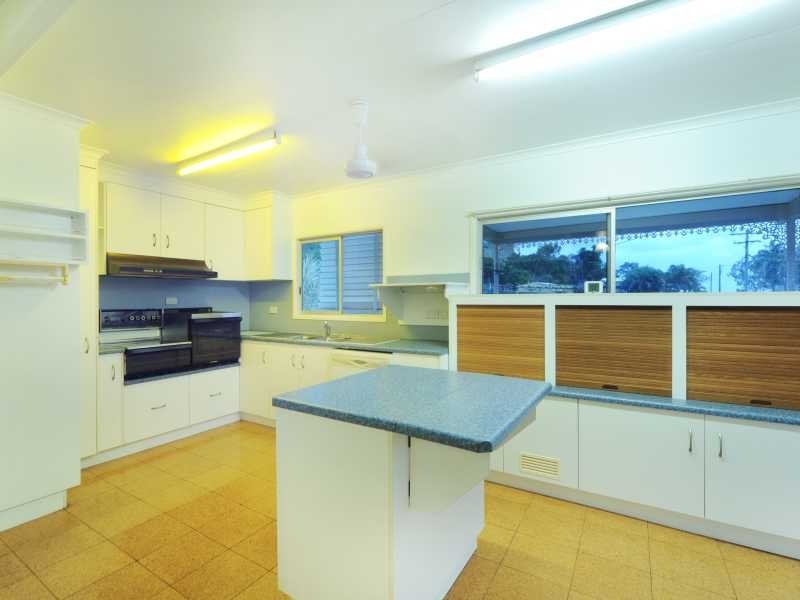 52 Davison Rd, Wilson Beach QLD 4800