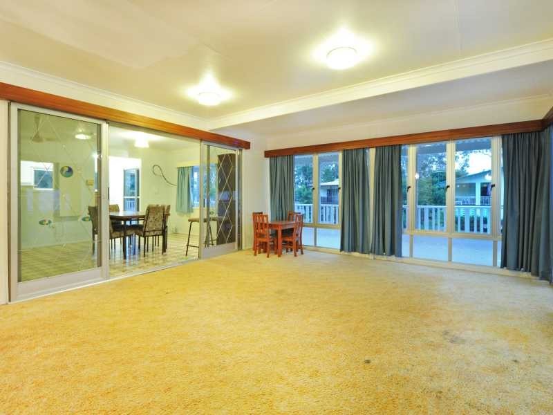 52 Davison Rd, Wilson Beach QLD 4800