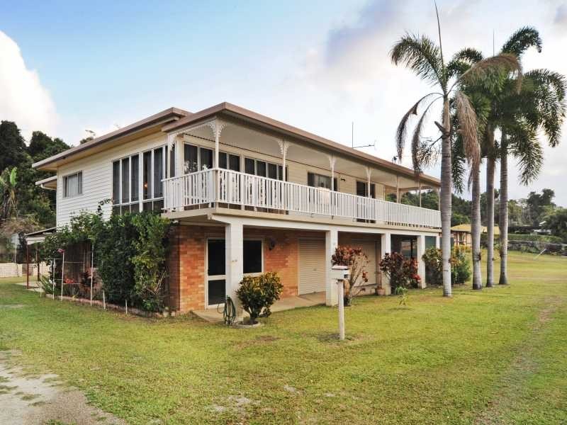52 Davison Rd, Wilson Beach QLD 4800