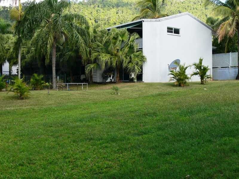 13 Tropic Road, Cannonvale QLD 4802