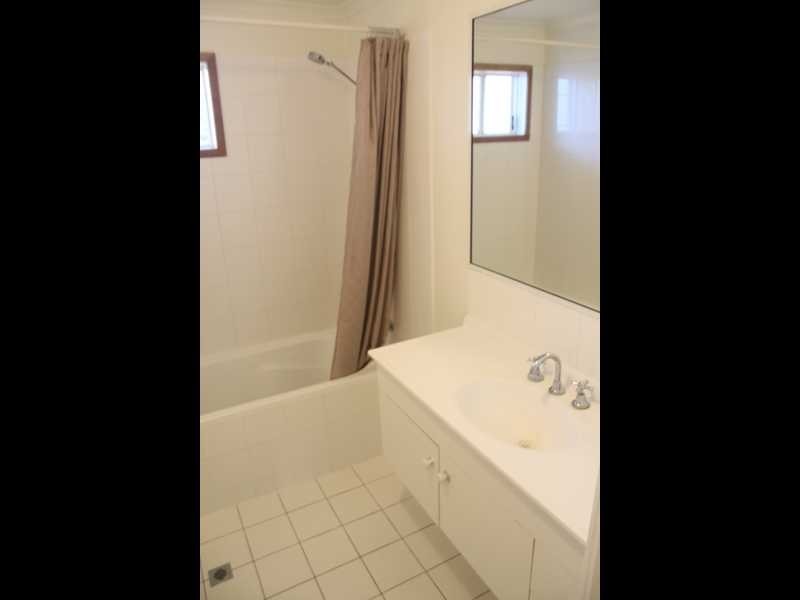 Unit 11/3 Eshelby Drive, Cannonvale QLD 4802