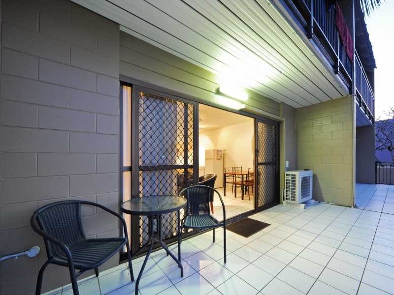 Unit 2/48 Coral Esplanade, Cannonvale QLD 4802