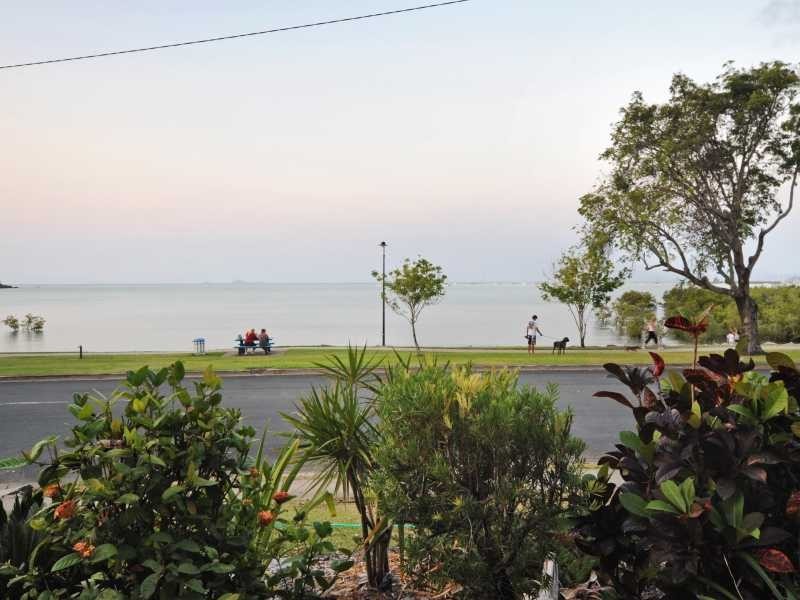 Unit 2/48 Coral Esplanade, Cannonvale QLD 4802