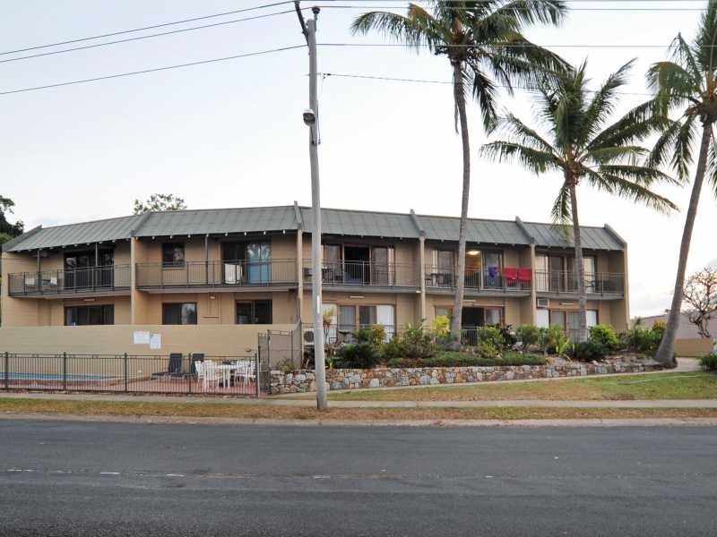 Unit 2/48 Coral Esplanade, Cannonvale QLD 4802