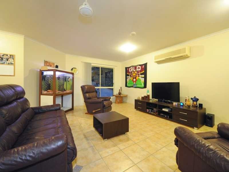 Unit 2/15 Eshelby Drive, Cannonvale QLD 4802