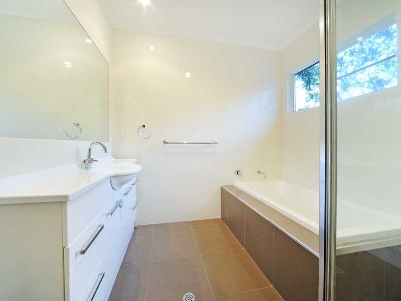 18 Plemenuk Road, Mount Marlow QLD 4800