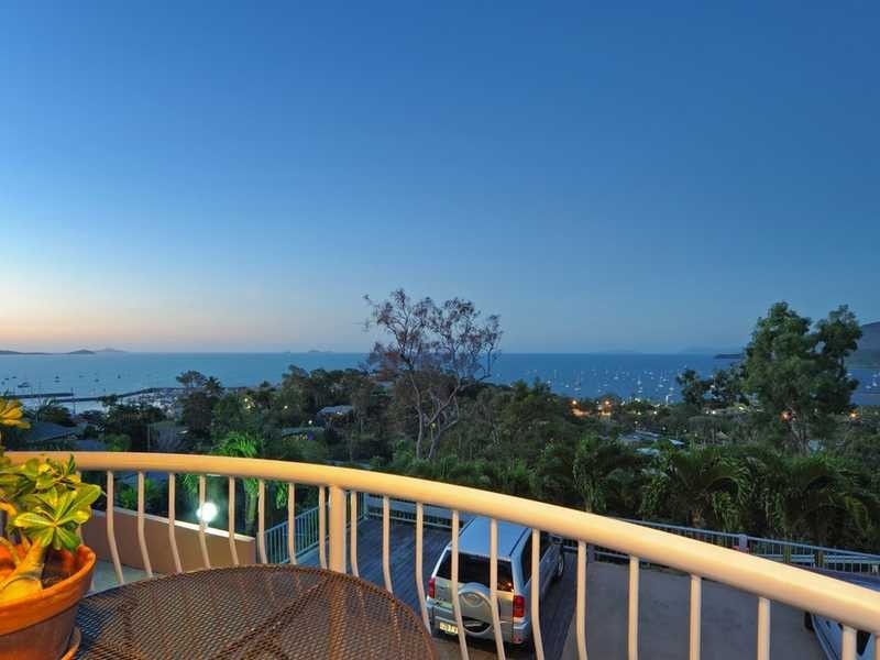 Unit 12/2 Nara Avenue, Airlie Beach QLD 4802