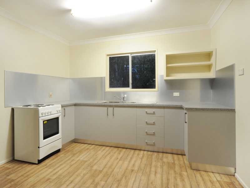 Unit 1 & 2/9 Usher Road, Mount Julian QLD 4800