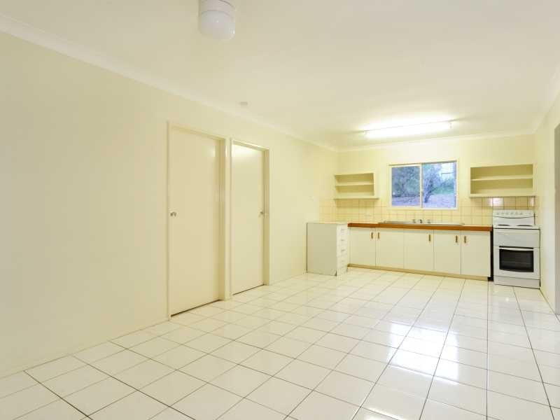 Unit 1 & 2/9 Usher Road, Mount Julian QLD 4800