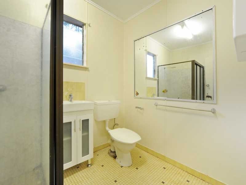 Unit 1 & 2/9 Usher Road, Mount Julian QLD 4800