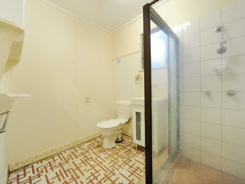 Unit 1 & 2/9 Usher Road, Mount Julian QLD 4800