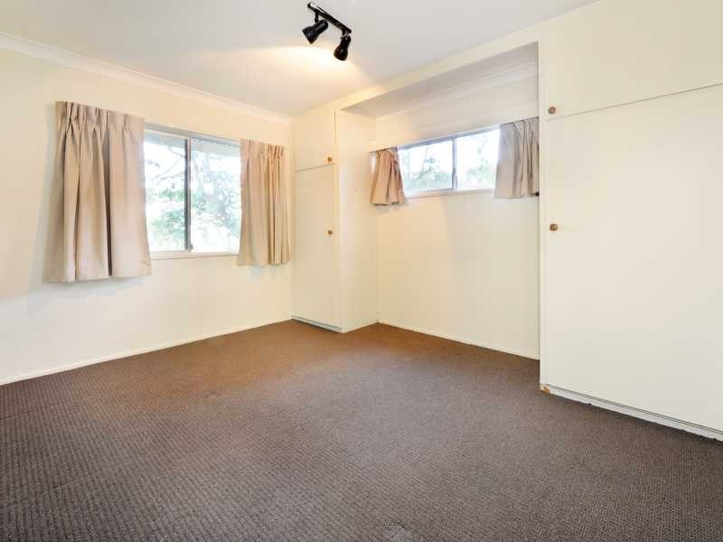 Unit 1 & 2/9 Usher Road, Mount Julian QLD 4800