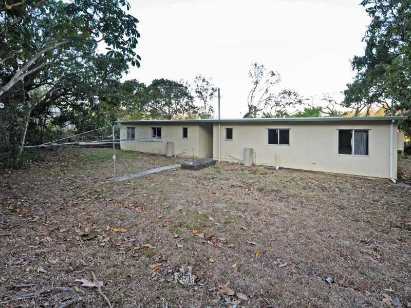 Unit 1 & 2/9 Usher Road, Mount Julian QLD 4800