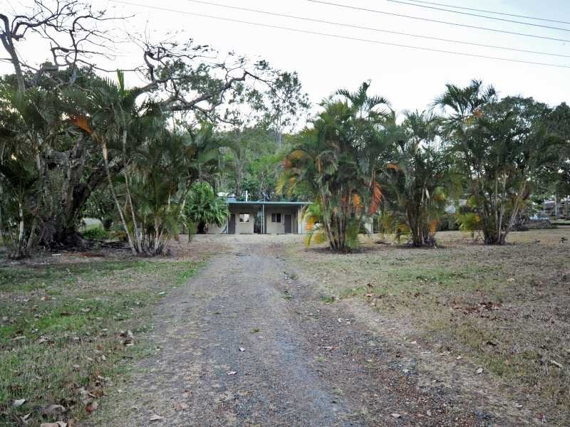 Unit 1 & 2/9 Usher Road, Mount Julian QLD 4800