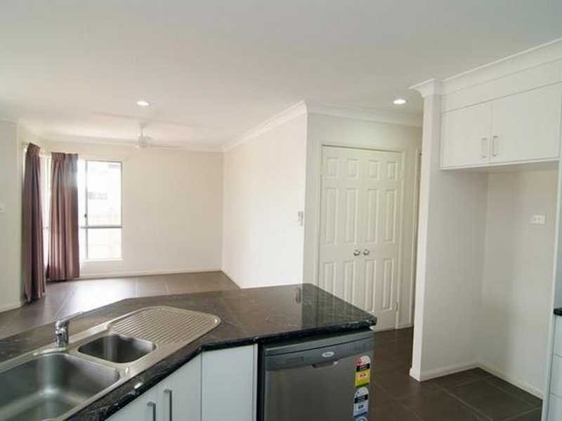 Unit 1 & 2/46 South Molle Blvd, Cannonvale QLD 4802