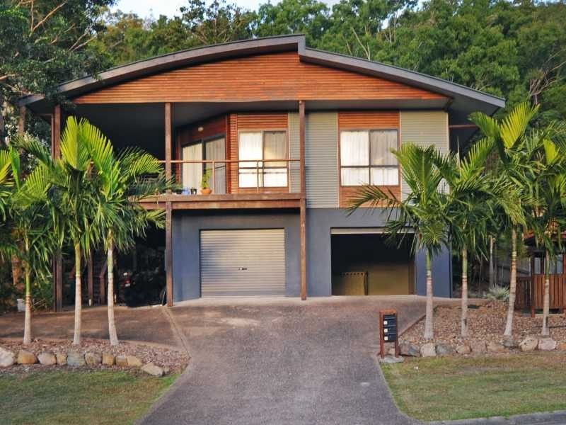 Unit 1 & 2/9 Deloraine Close, Cannonvale QLD 4802