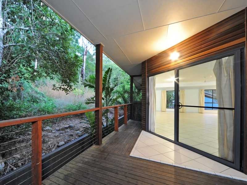 Unit 1 & 2/9 Deloraine Close, Cannonvale QLD 4802