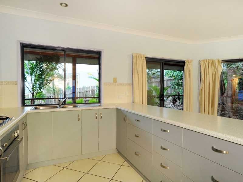 Unit 1 & 2/9 Deloraine Close, Cannonvale QLD 4802