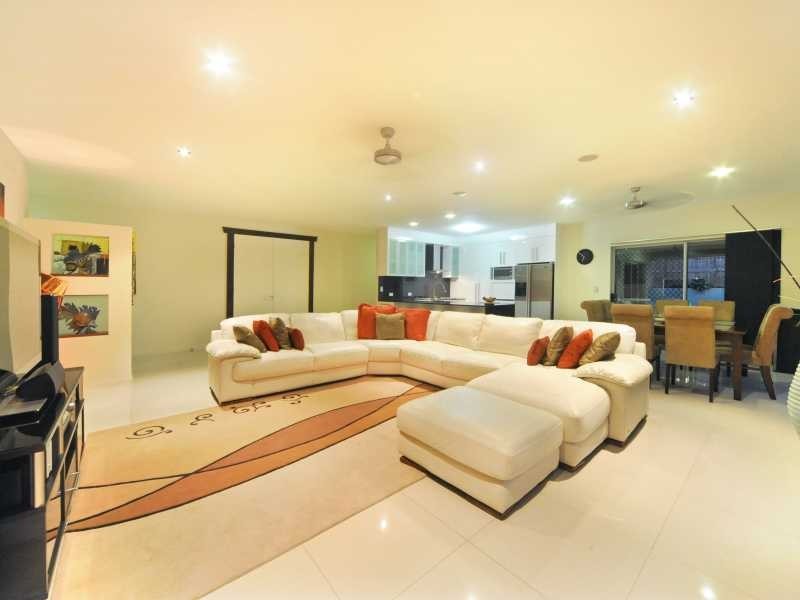 38 Parker Road, Cannonvale QLD 4802