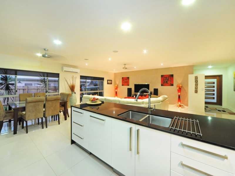 38 Parker Road, Cannonvale QLD 4802