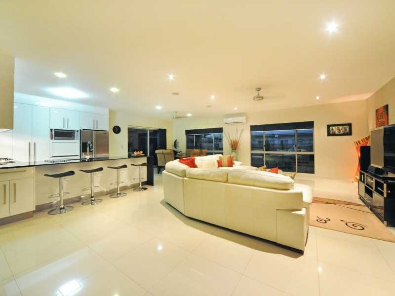 38 Parker Road, Cannonvale QLD 4802
