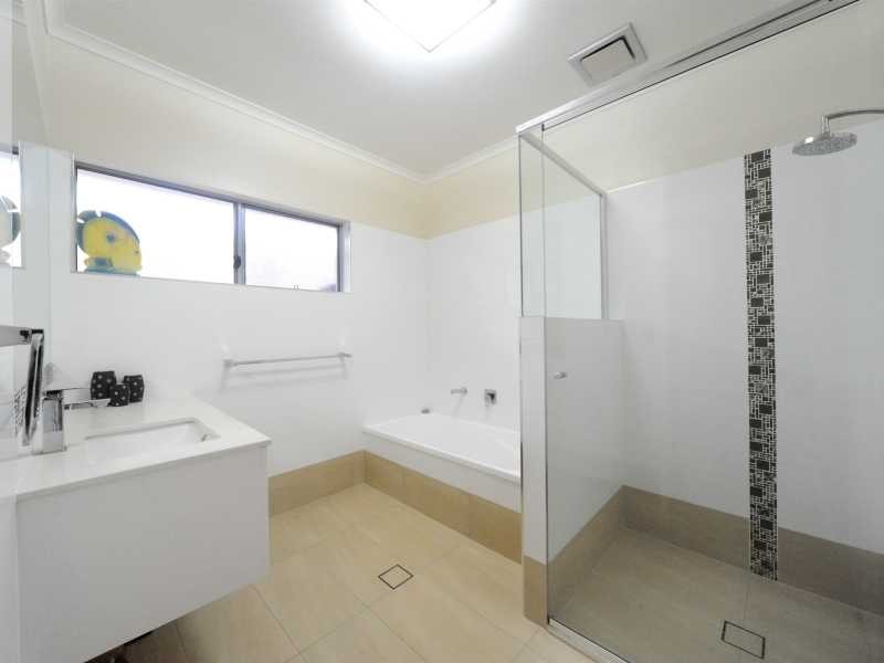 38 Parker Road, Cannonvale QLD 4802