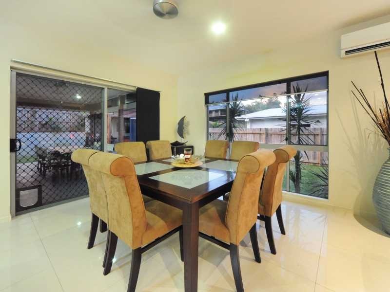 38 Parker Road, Cannonvale QLD 4802