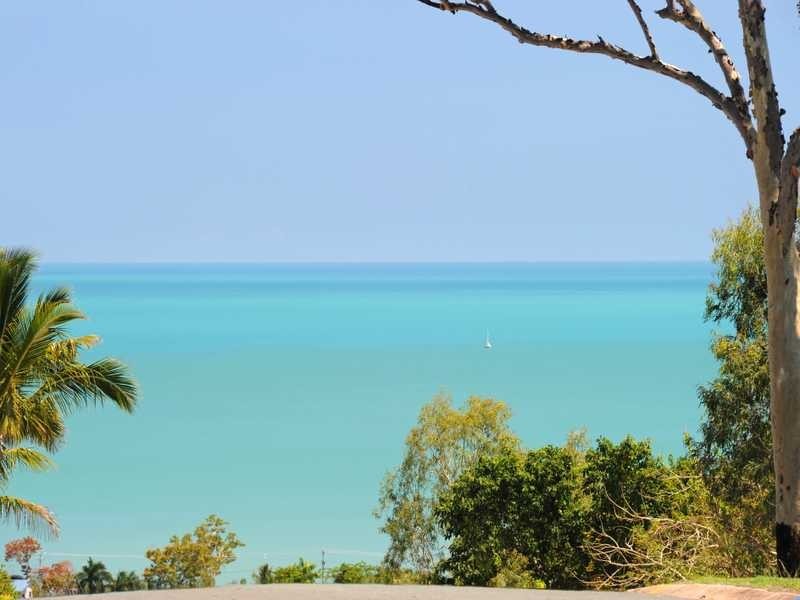 24 Illawong Street, Cannonvale QLD 4802