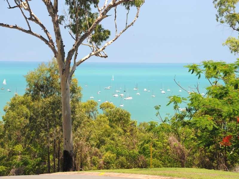 24 Illawong Street, Cannonvale QLD 4802