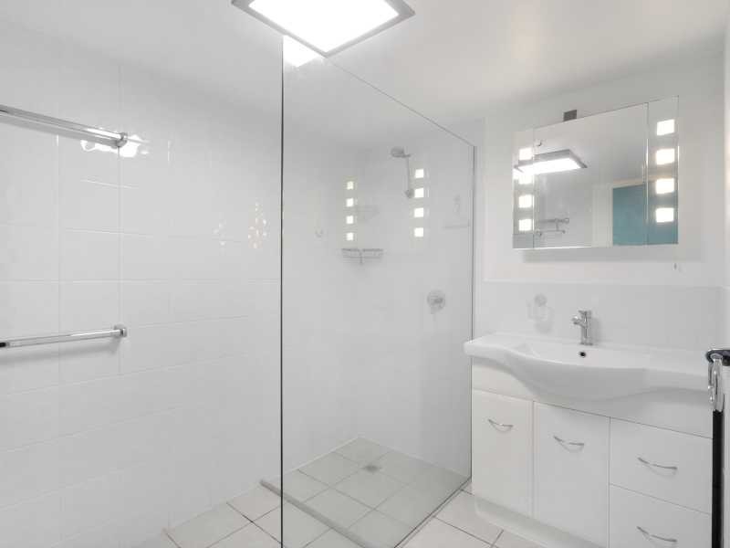 Unit 104/2 Eshelby Drive, Cannonvale QLD 4802